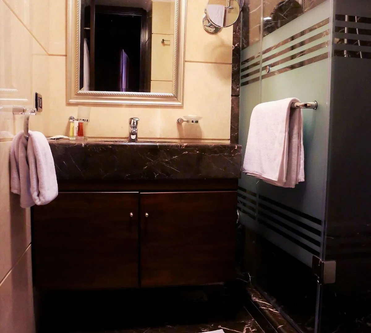 Imperial Suites Hotel Beirut
