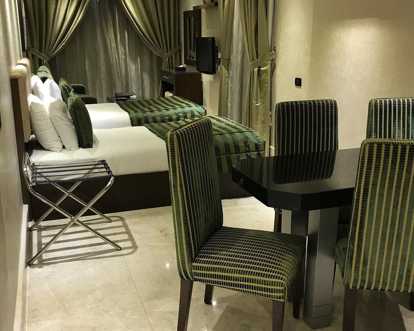 Imperial Suites Hotel Beirut 4*,