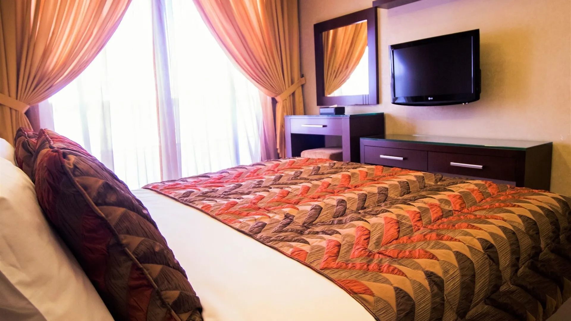 Imperial Suites Hotel Beirut 4*,